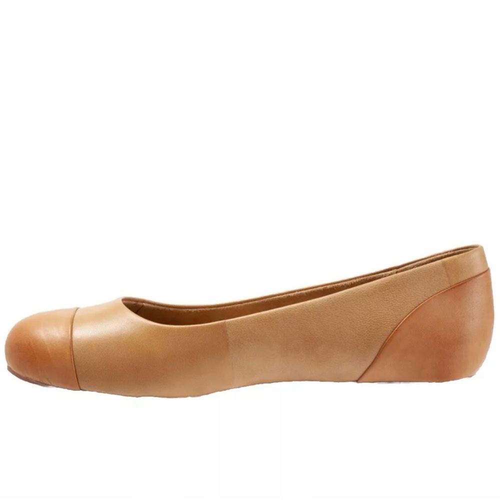 Softwalk Sonoma Cap Toe Womens Beige Tan Leather Ballet Flats Shoes 7.5 Narrow